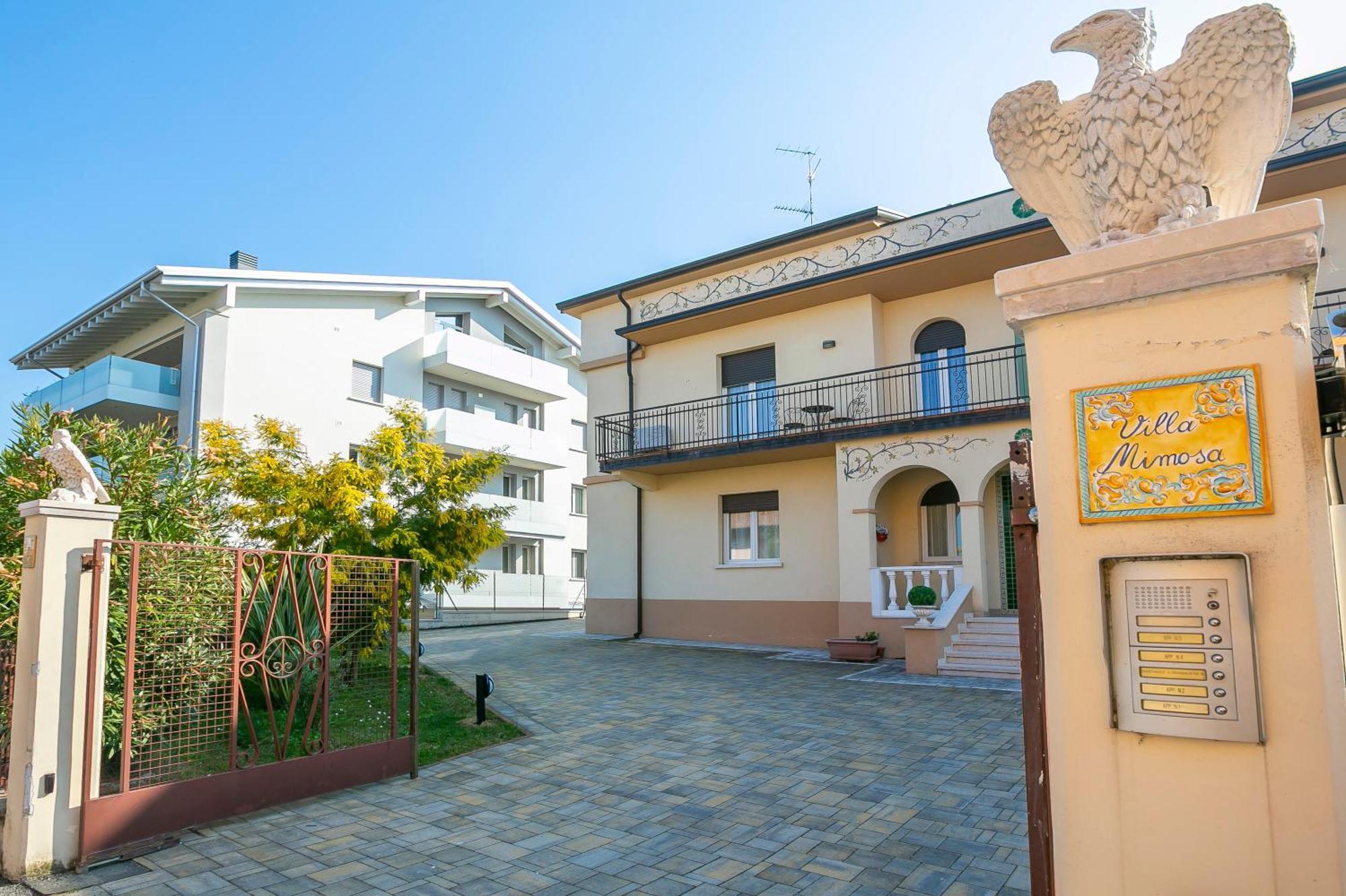 Villa Mimosa - Appartamento 1 - Happy Rentals Desenzano del Garda Exteriér fotografie